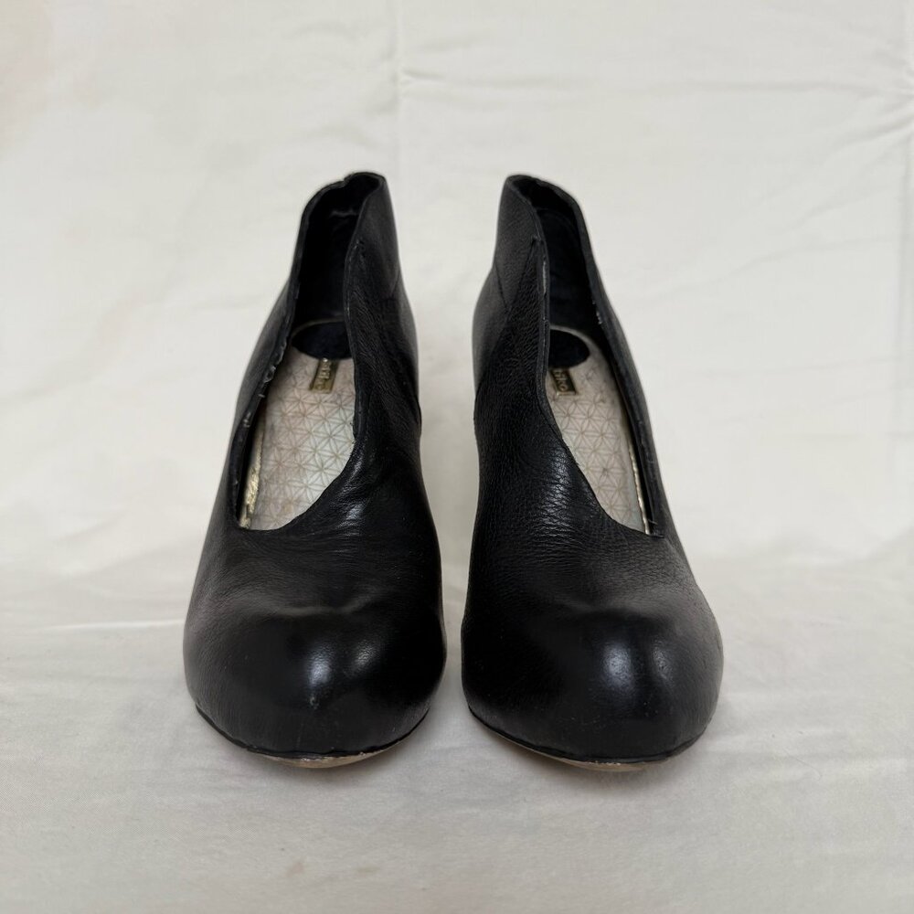 Matiko Betty Black Leather Elevated Side Slip On Peep Toe Bootie Pump Size 7 - Picture 3 of 12